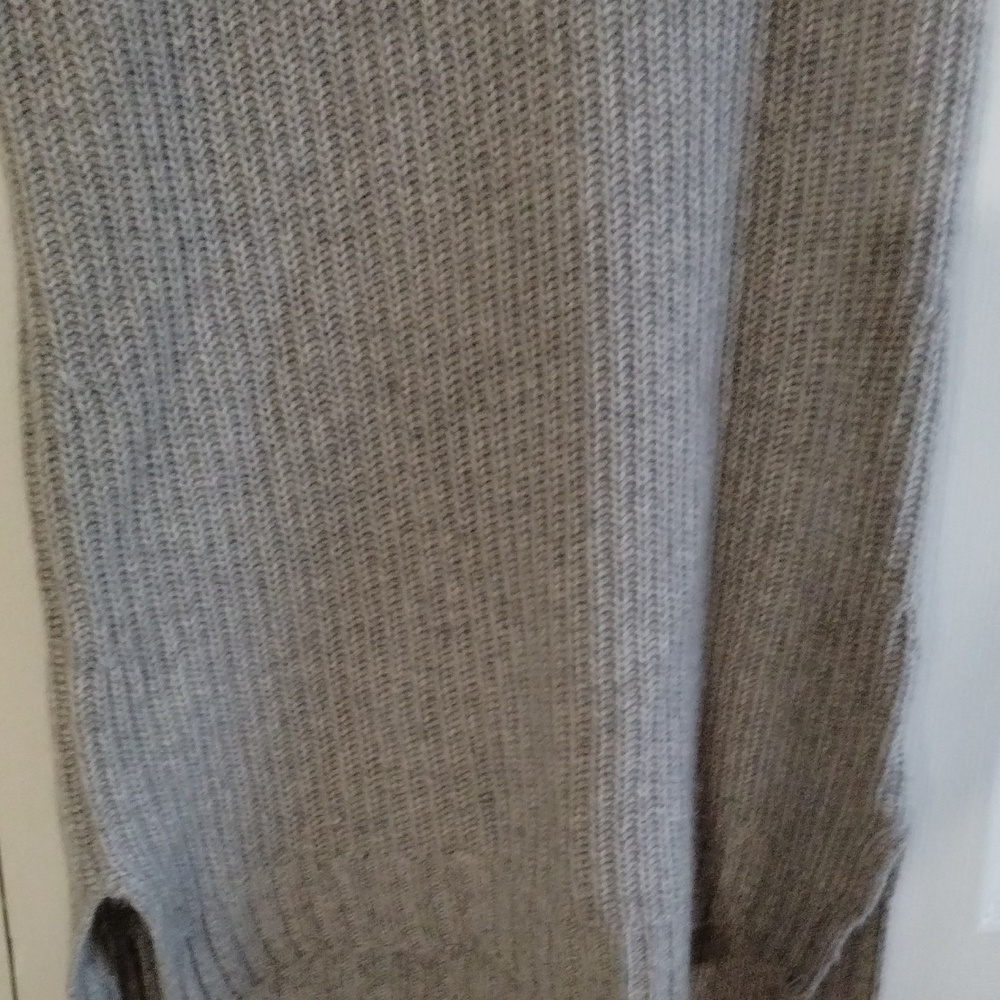Sak's Fifth avenue 100 cashmere grey great Prepy size Medium - Picture 3 of 9